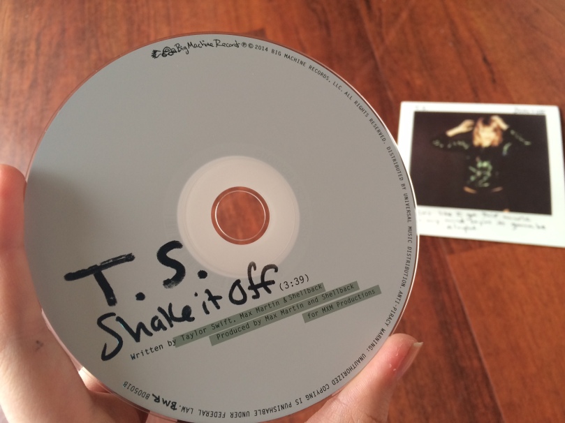 CD single shake it off taylor swift
